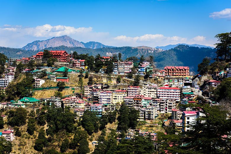 Inde - Vue sur les maisons colorées à Shimla