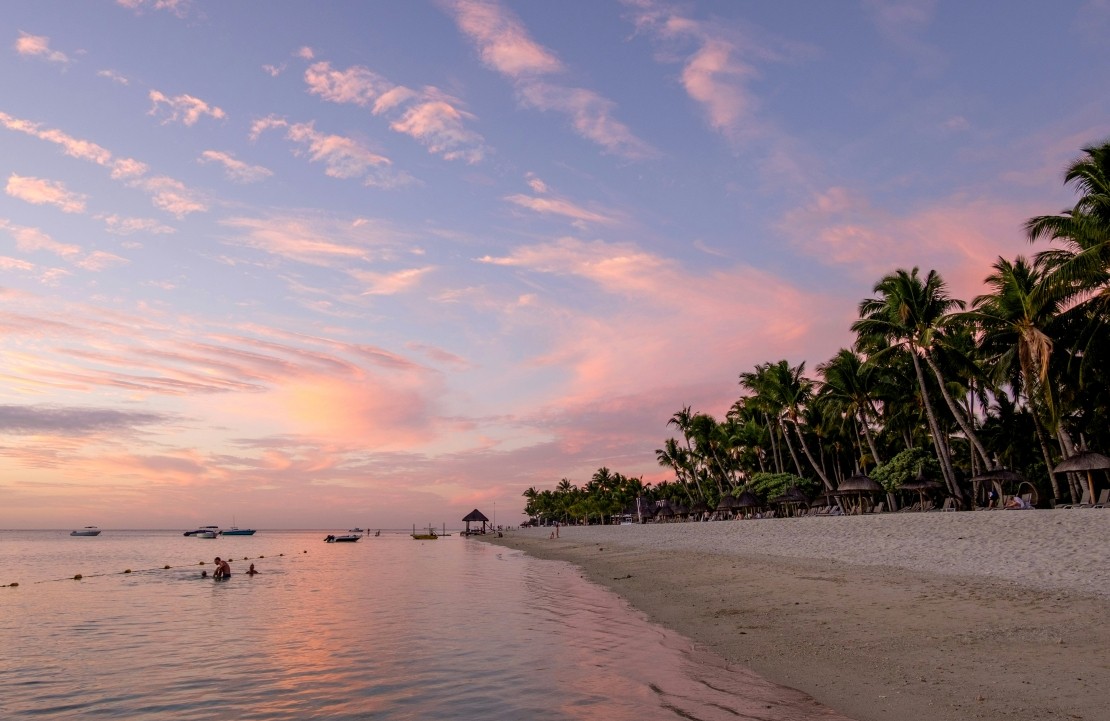 Séjour sur mesure à l'Île Maurice - Une plage au crépuscule - Amplitudes