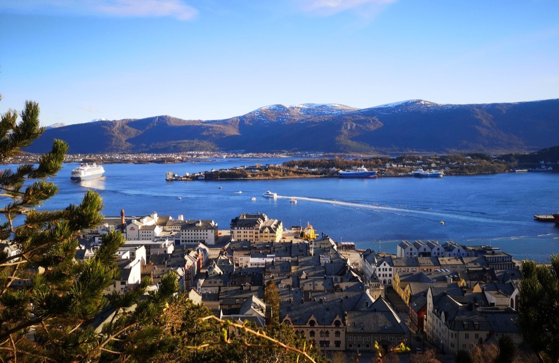 Séjour à Alesund - La vue depuis les hauteurs du port - Amplitudes