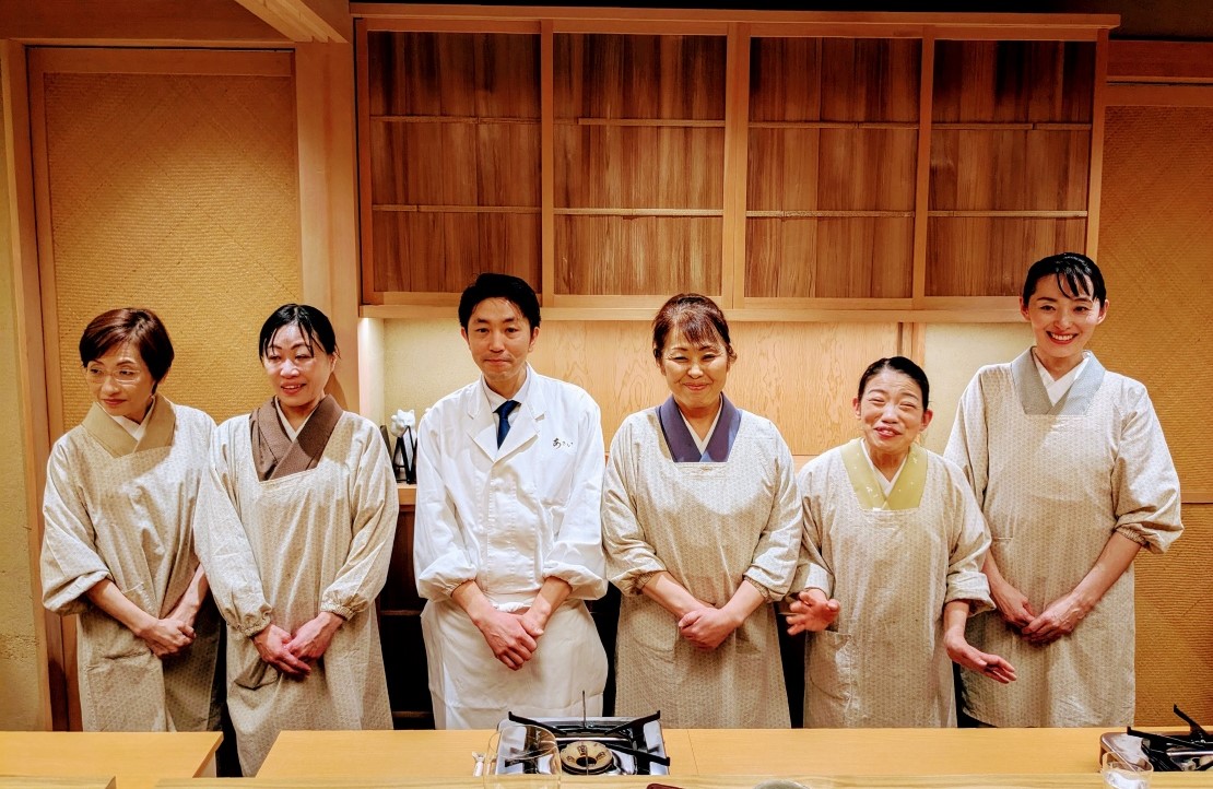 Voyage au Japon - Dans un restaurant à Tokyo - Amplitudes