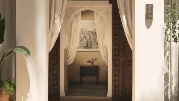 Séjour au riad de luxe Izza Marrakech - porte en arabesque - Amplitudes
