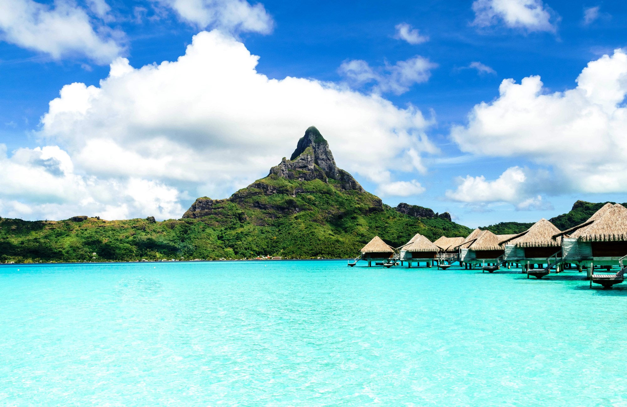 shutterstock_348324086_french-polynesia-bora-bora-and-moorea-islands-recoupee