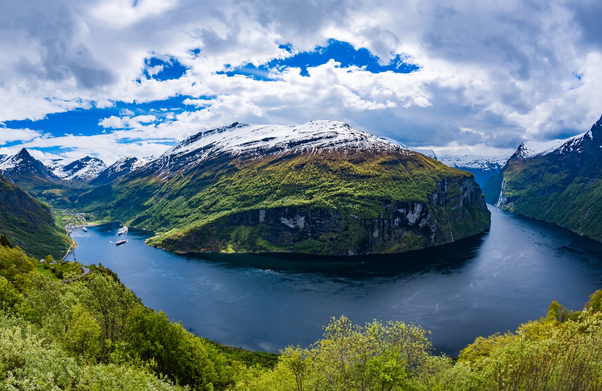 shutterstock_386621515_geiranger-fjord-recoupee