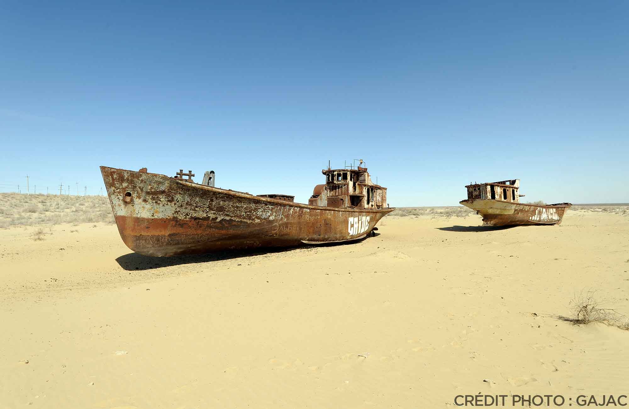 Voyage Ouzbékistan Route de la Soie - Cimetère de bateaux mer d'aral - Amplitudes