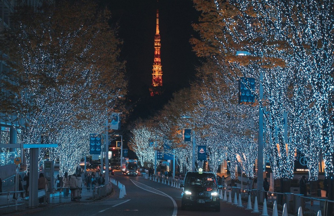 Voyage en amoureux au Japon - Les rues illuminées de Tokyo - Amplitudes