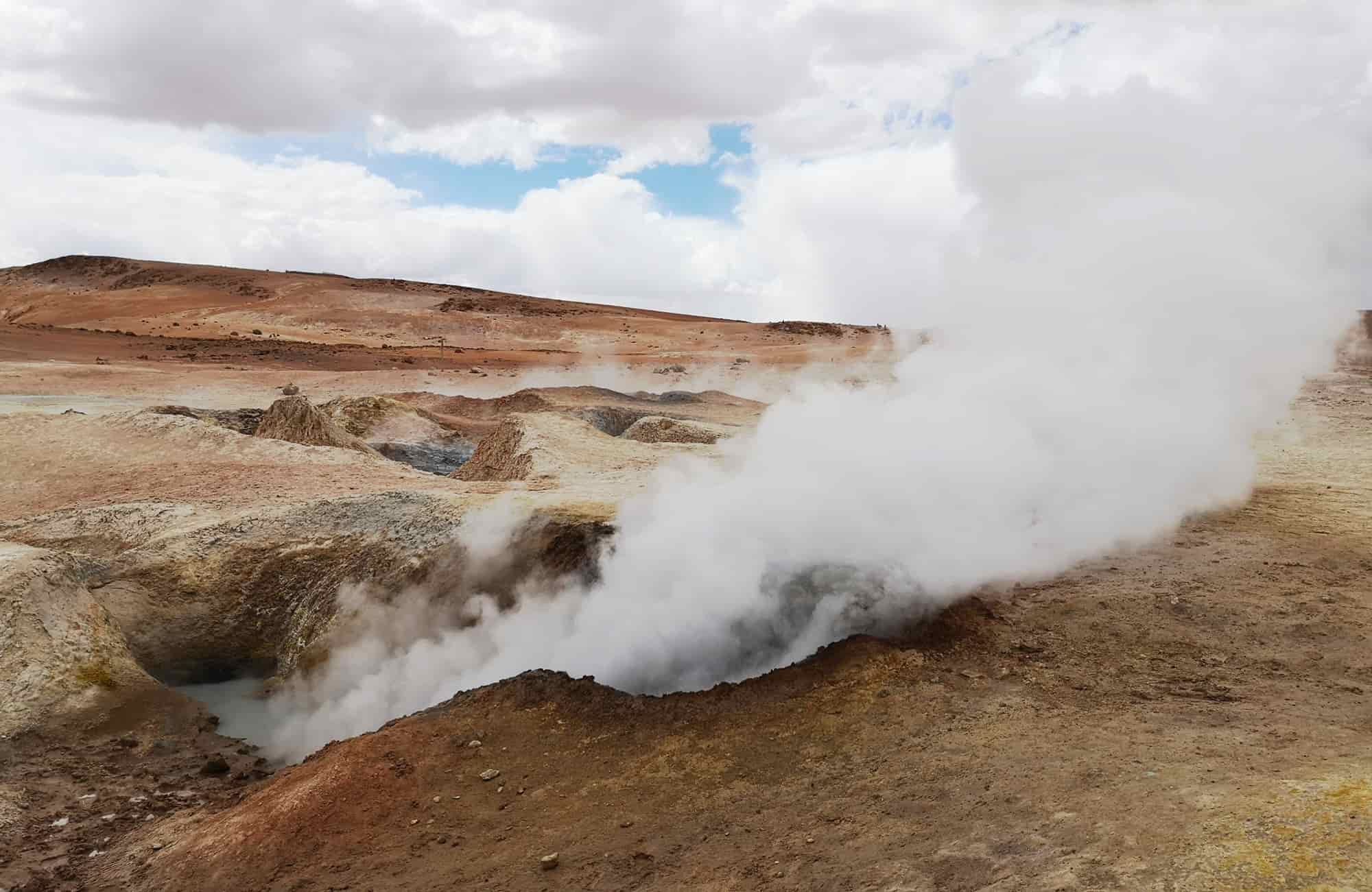 Dans le Sud Lipez gisent les geysers de Sol de Manana. Un paysage post-apocalyptique incroyable ! 