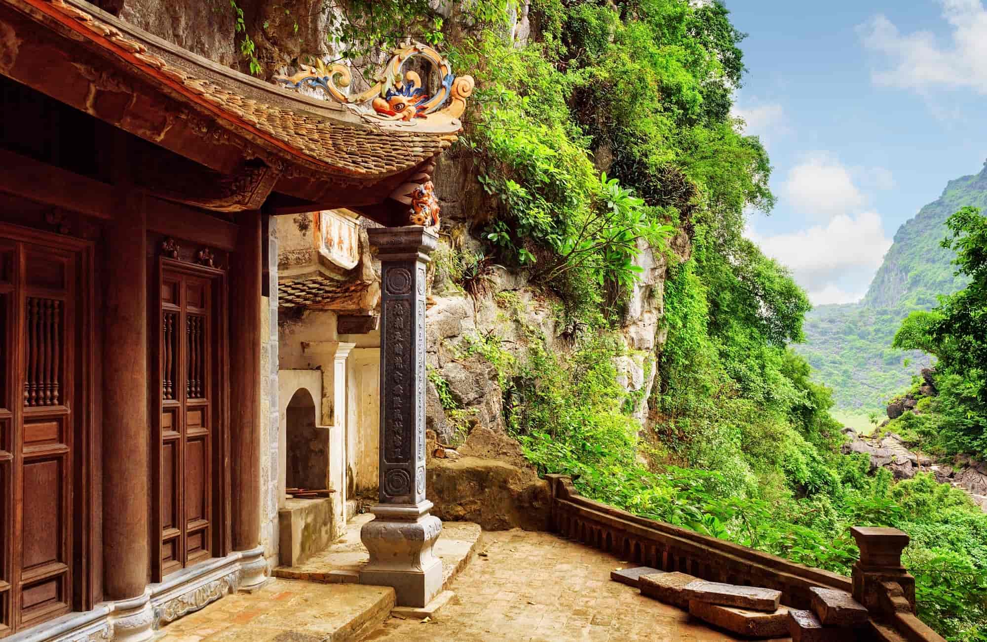 Voyage Vietnam - pagode Bich Dong - Amplitudes