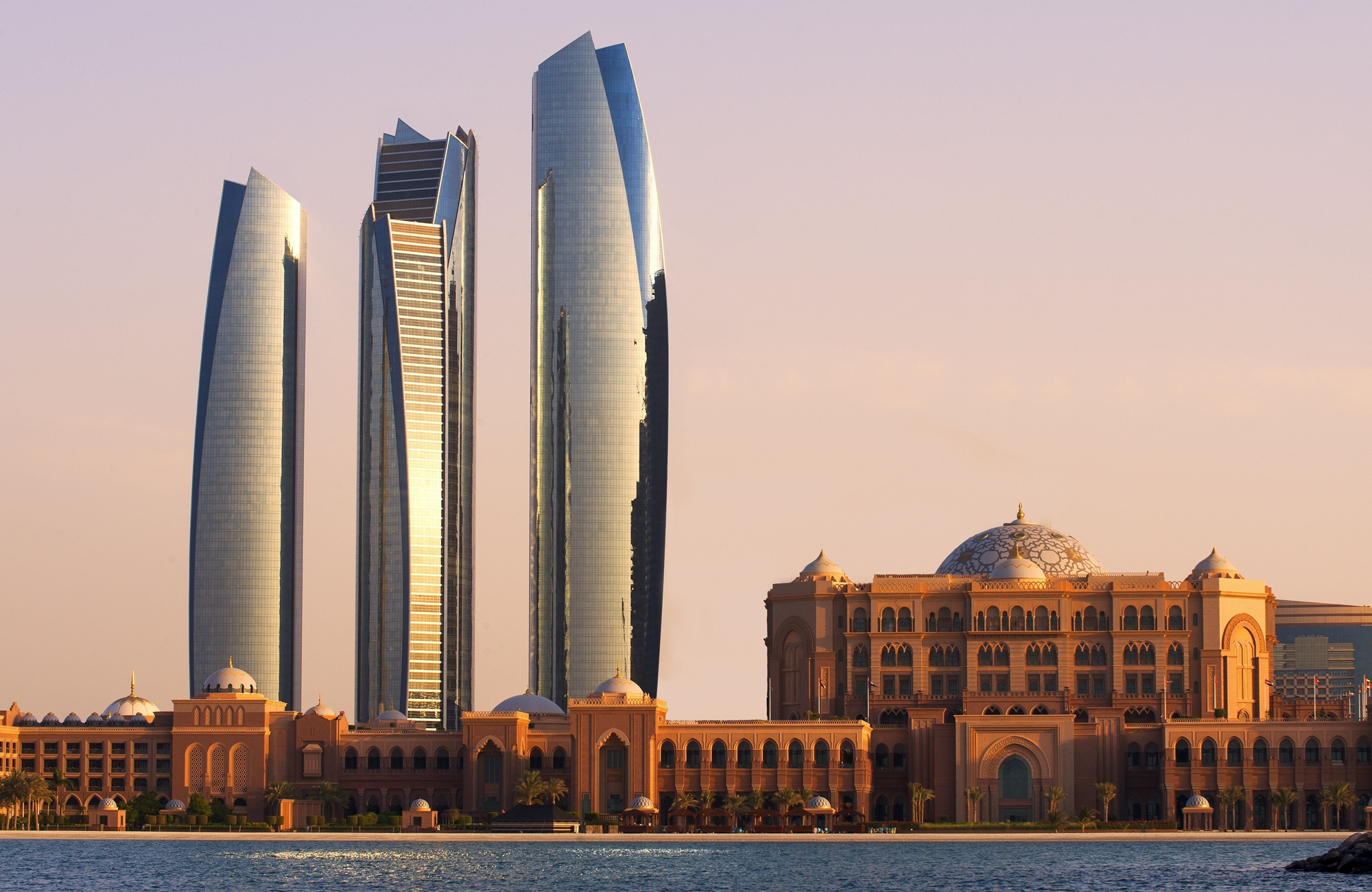 Voyage Abu Dhabi - Skyline - Amplitudes