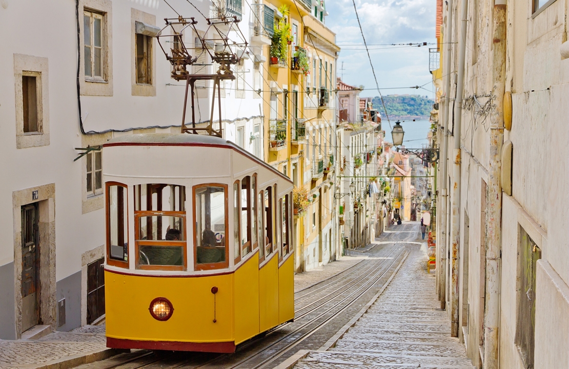 Voyage Lisbonne - Funiculaire jaune - Amplitudes