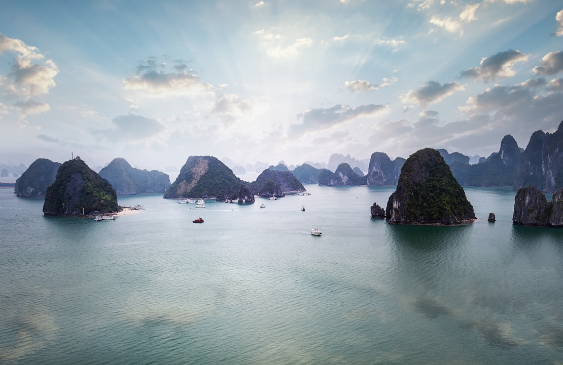 Voyage de noces au Vietnam - Vue panoramique de la baie d'Halong - Amplitudes