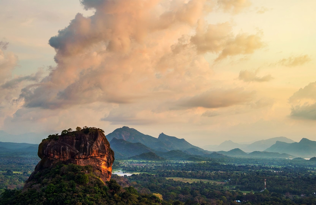 Voyage de noces au Sri Lanka - Le rocher du lion à l'aube - Amplitudes