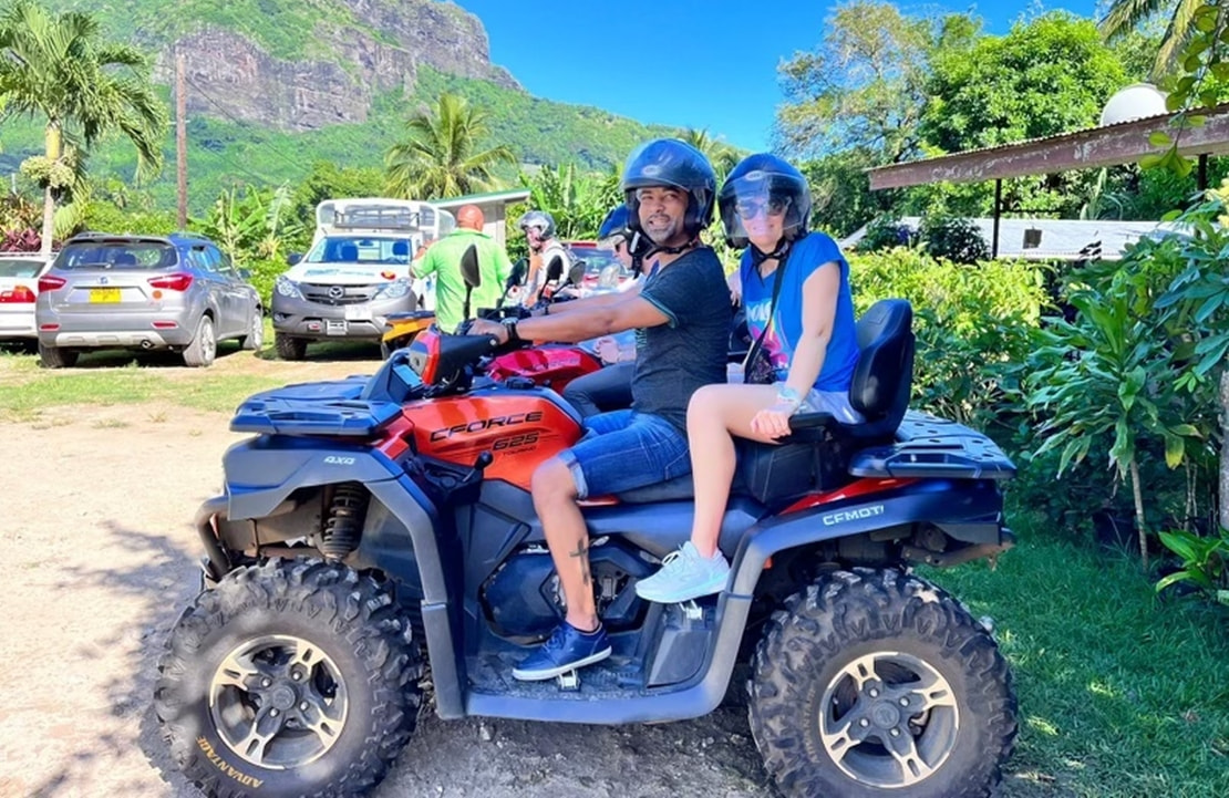 Voyage entre amis en Polynésie – Nos experts à quad pour la visite de Moorea - Amplitudes
