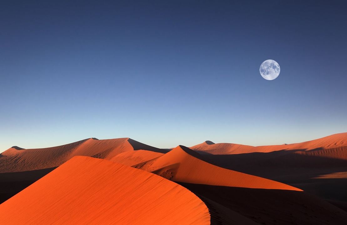 Voyage de luxe en Namibie - Levée de lune sur le désert de Namib - Amplitudes