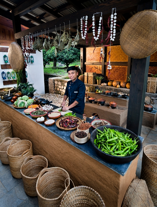 Hôtel de Luxe au Bhoutan - La cuisine ouverte prête pour un cours - Amplitudes