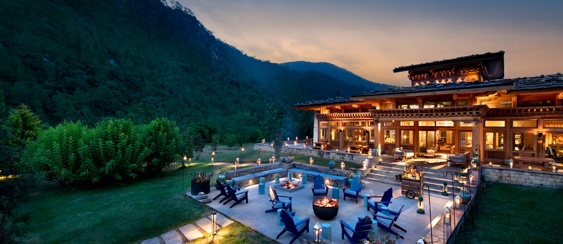 Voyage de luxe au Bhoutan - Le patio du andBeyong Punakha River Lodge - Amplitudes