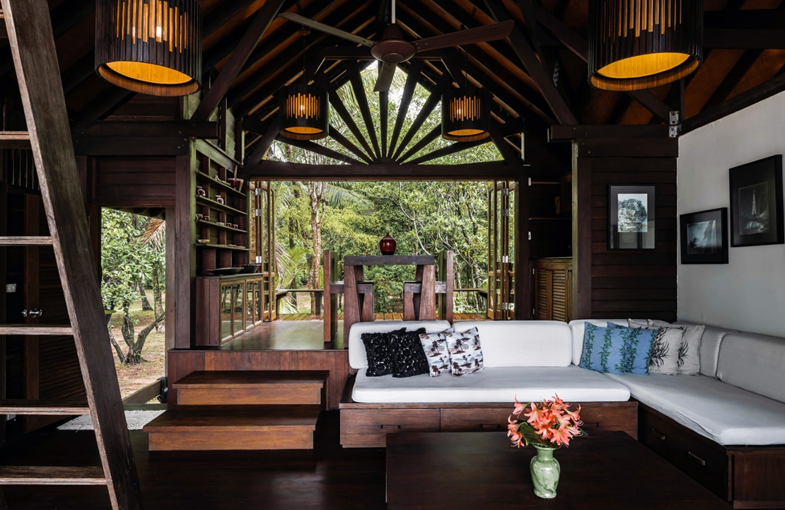 Séjour en amoureux sur Koh Phra Tong - Le salon d'une villa du Baba Ecolodge - Amplitudes