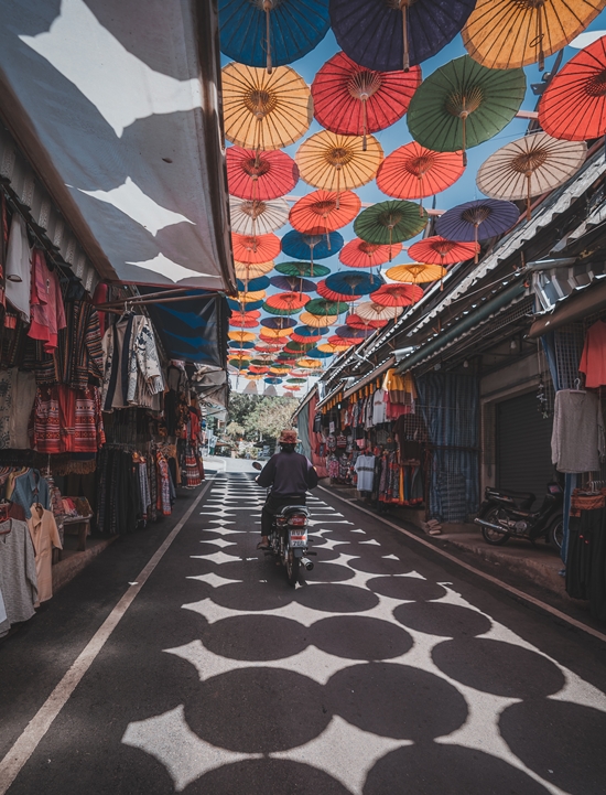 Visite de la Thaïlande - En balade dans les rues de Hang Dong - Amplitudes