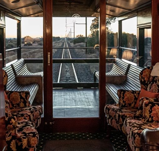 Voyage en trains de luxe - La voiture panoramique Rovos Rail - Amplitudes