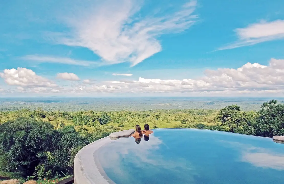 Voyage écofriendly au parc du Volcan Tenorio - La piscine de l'Origins Lodge - Amplitudes