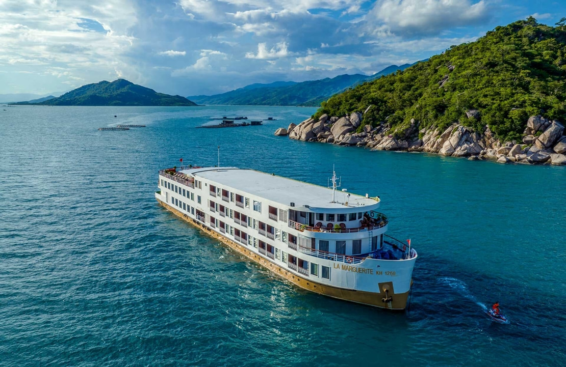 Croisière de luxe en petit bateau Vietnam - Cambodge - Le R/V La Marguerite sur le Mékong - Amplitudes