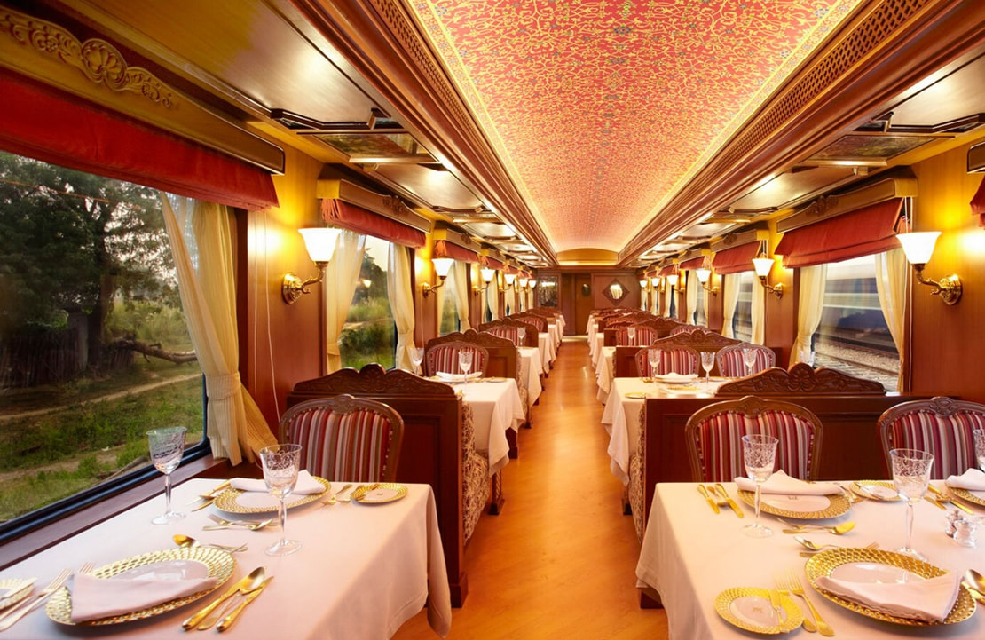 Circuit en Inde - La salle à manger du wagon restaurant du Maharaja's Express - Amplitudes