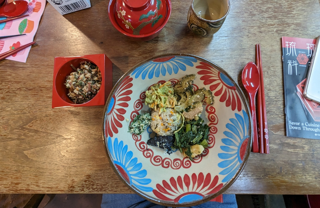 Gastronomie des zones bleues - L'incontournable goya champuru à Okinawa - Amplitudes