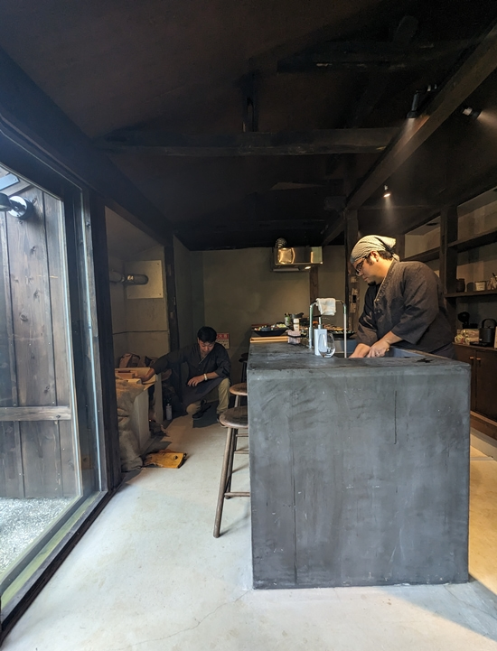 Visite au Japon -  Un artisan du goût au travail - Amplitudes