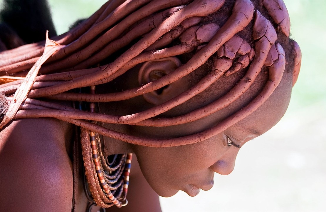 Voyage chauffeur-guide en Namibie - Une femme Himba - Amplitudes