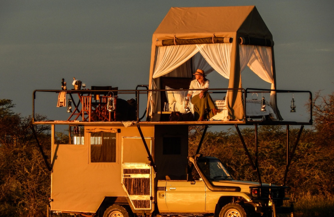 Voyage de luxe en Namibie - Le plus surprenant lodge de luxe en Namibie, le Onguma's Dream Cruiser - Amplitudes