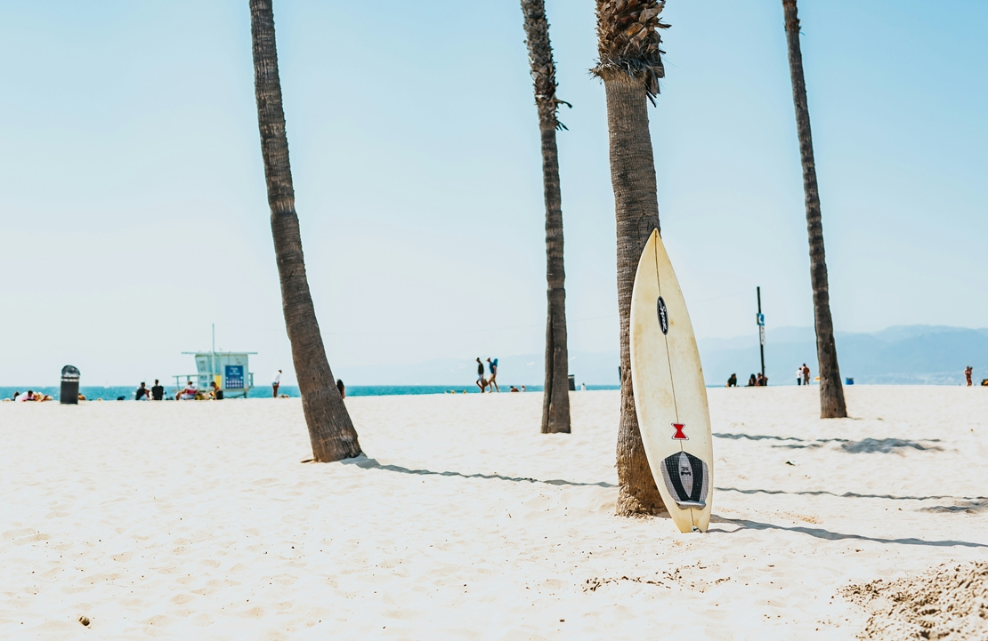 Séjour balnéaire à Honolulu - Hawaii en une plage : Waikiki Beach et ses surfeurs - Amplitudes