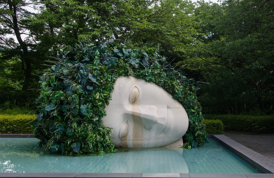 Voyage culturel au Japon - Hakone Open Air, La Pleureuse de Claude et François-Xavier Lalanne - Amplitudes