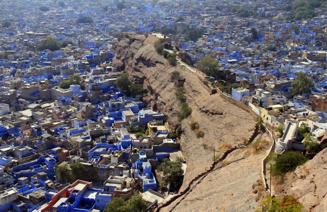 Voyage de luxe en Inde - Les maisons bleues de la ville de Jodhpur au Rajasthan - Amplitudes