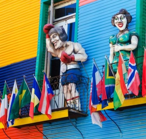 Voyage en famille en Amérique Latine - Façades colorés, boxeurs et drapeaux - Amplitudes