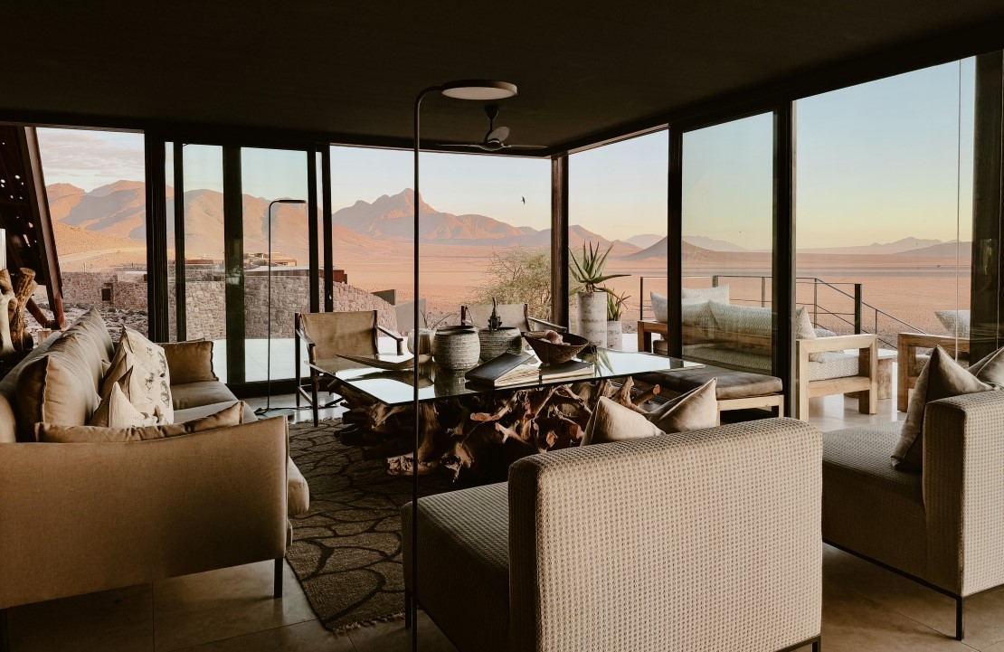 Découvrir des adresses namibiennes - Les dunes apportent sérénité au andBeyond Sossusvlei Desert Lodge - Amplitudes
