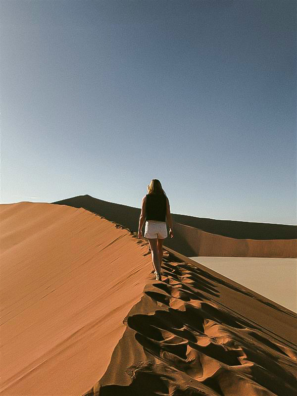 Séjour au Sossusvlei Desert Lodge - Les dunes de Sossusvlei se contemplent et se parcourent - Amplitudes