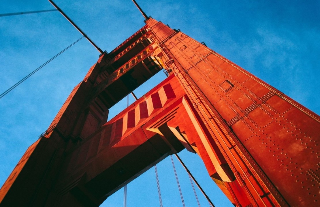 Visiter Golden Gate Bridge - Perdre son regard dans l'immensité des piliers du Golden Gate Bridge