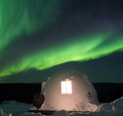 Nuit inoubliable dans un hôtel de luxe sous les aurores boréales - Amplitudes