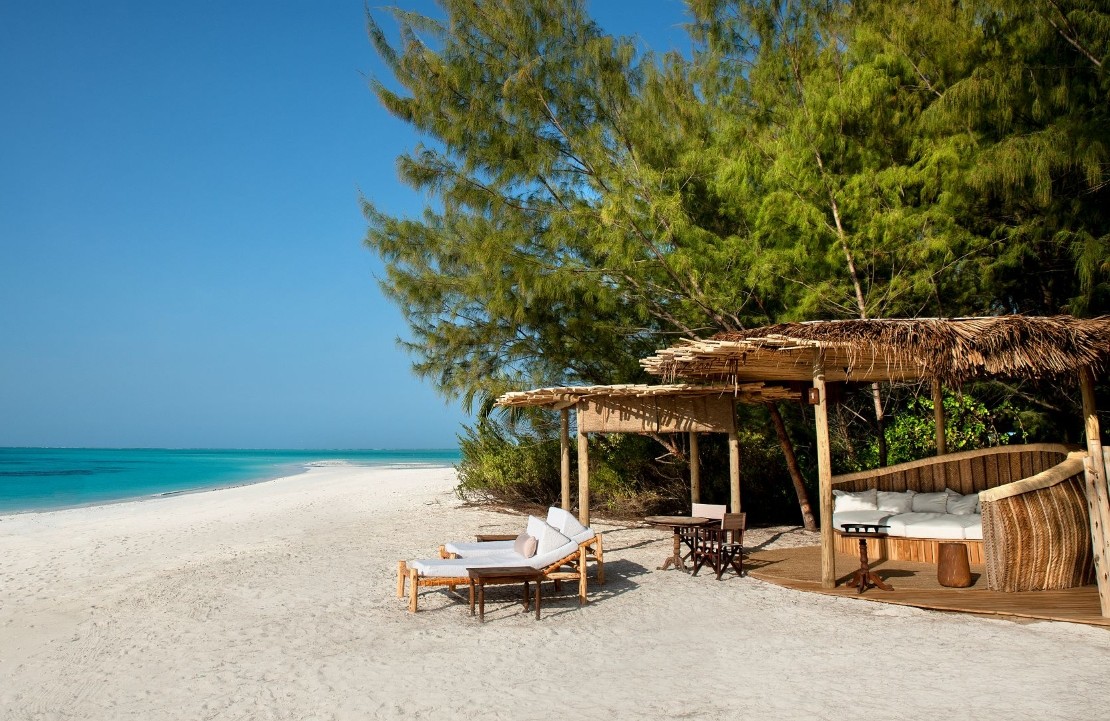 Séjour de luxe au &Beyond Mnemba Island Lodge - Votre beach lounge - Amplitudes