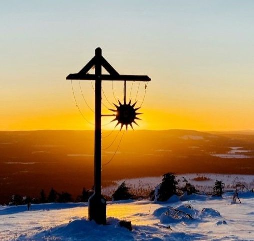 Voyage en solo sur mesure - Le lever de soleil sur la Laponie - Amplitudes