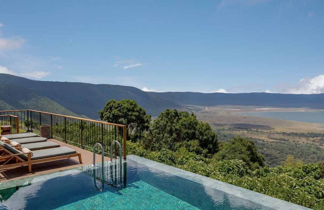 Escapade tanzanienne - La piscine à débordement de l'un des plus beaux lodges de Tanzanie - Amplitudes