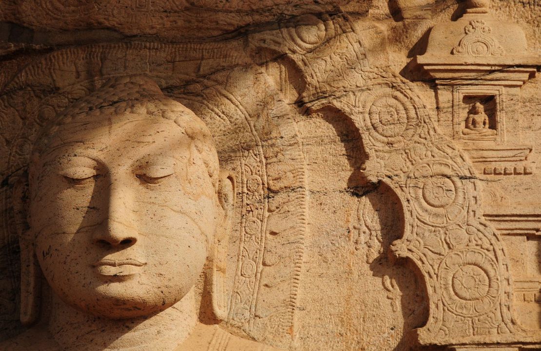 Voyage nature à Polonnaruwa - statue de Bouddha dans le triangle culturel - Amplitudes