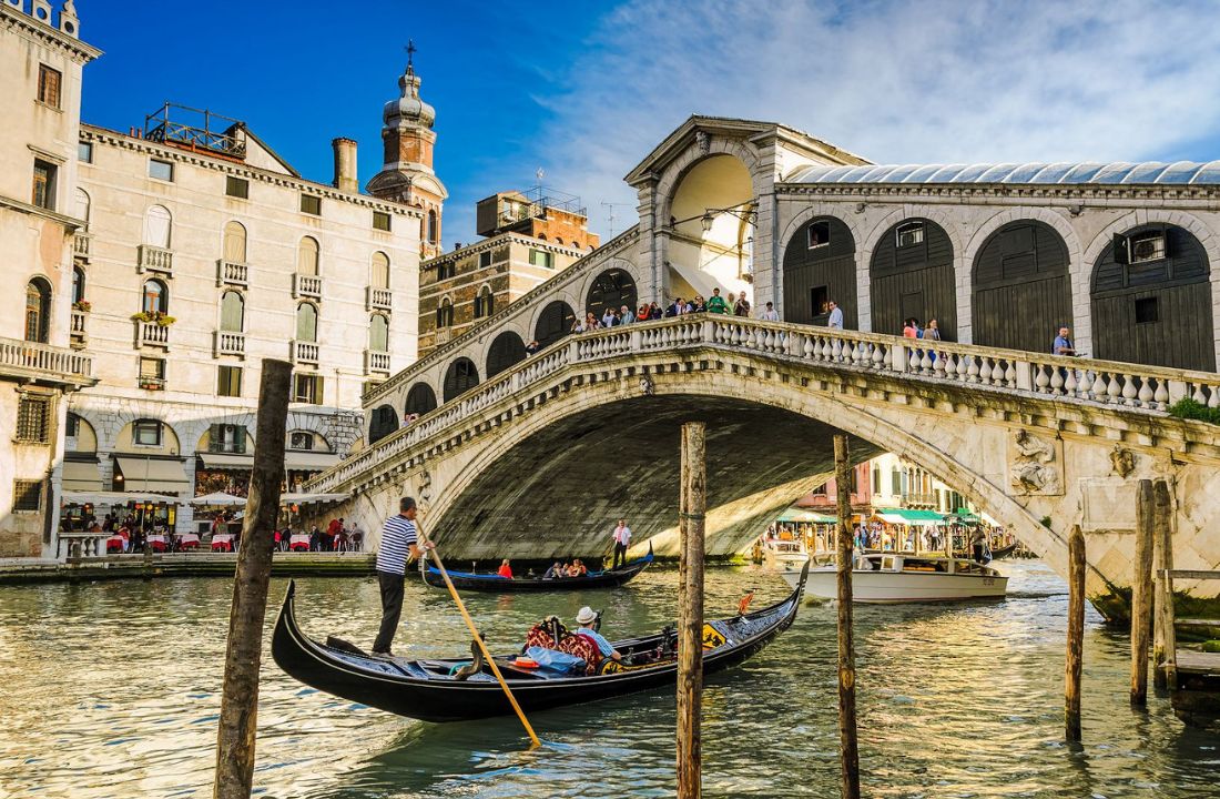 Voyage en amoureux à Venise - pont du Rialto - Amplitudes