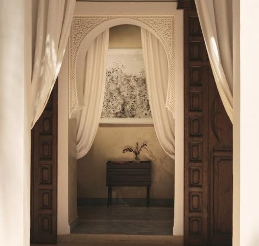 Séjour au riad de luxe Izza Marrakech - porte en arabesque - Amplitudes