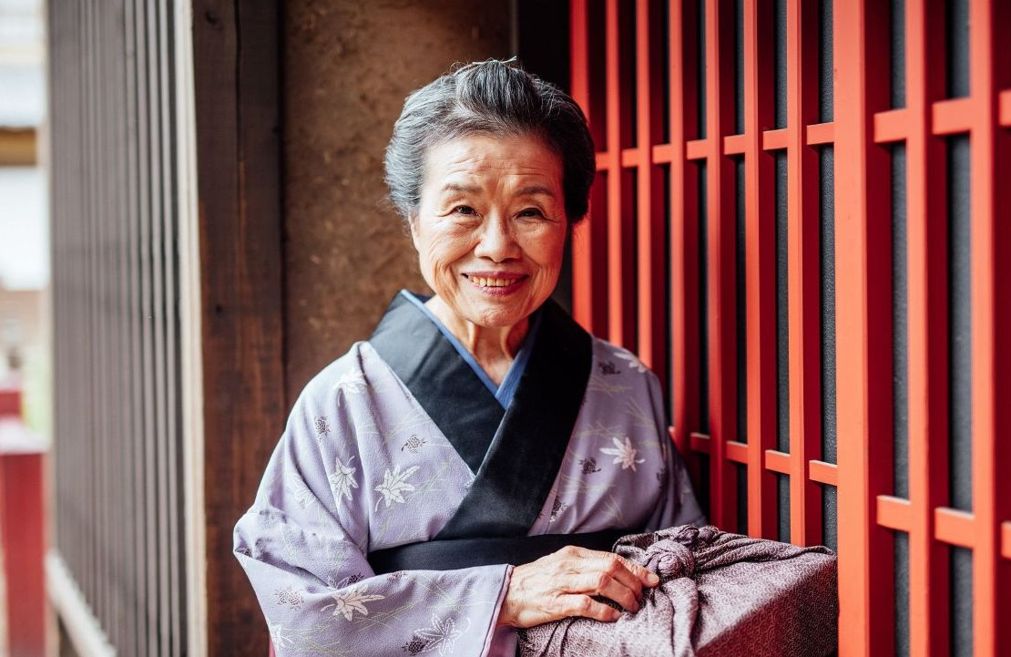 Voyage en solo au Japon - Rencontre accueillante autour d'un échange de cadeaux - Amplitudes