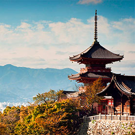 voyage_asie_voyage_sur_mesure_japon_vsiter_miyajima_porte_torii