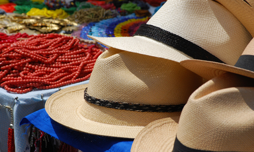 voyage_sur_mesure_au_panama_marche_et_chapeaux