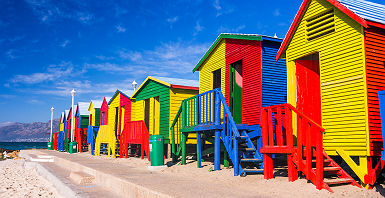 Les cabanes colorées de St James Beach, Cape Town, Afrique du Sud
