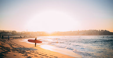 Surf sur l'iconique Bondi Beach, Sydney - Australie