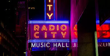 Etats-Unis - New York - "Radio City Music Hall" la nuit