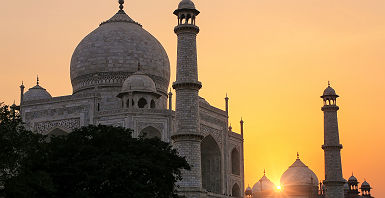 Inde - Vue sur la mausolée du Taj Mahal à Agra